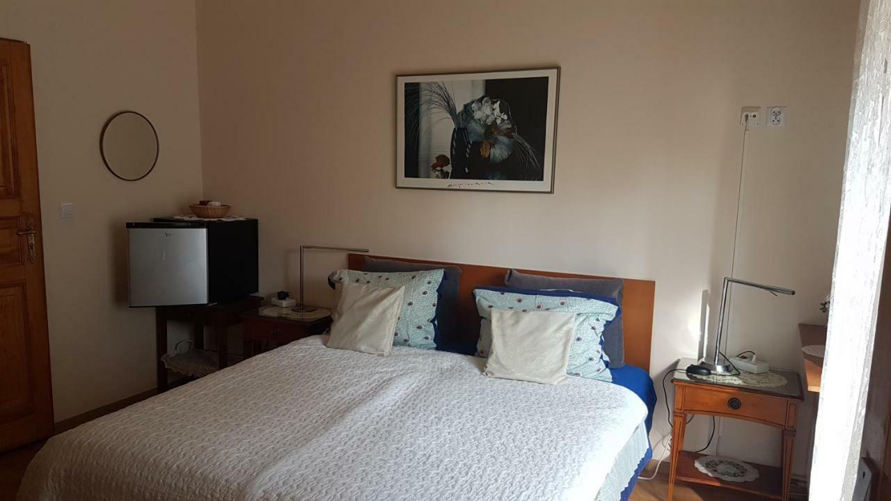 ミエンジズドロイェ ウィラ ツェツィリア Bed & Breakfast エクステリア 写真