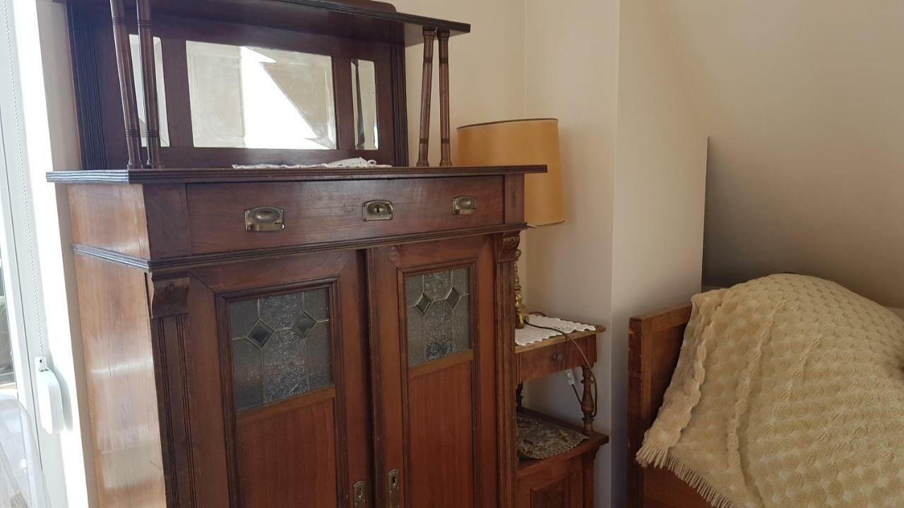 ミエンジズドロイェ ウィラ ツェツィリア Bed & Breakfast エクステリア 写真